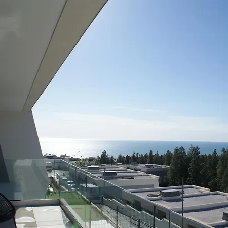 Eden Deluxe, Jacuzzi & Sea El Faro