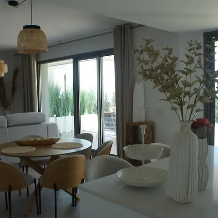 Eden Deluxe, Jacuzzi & Sea Appartement *